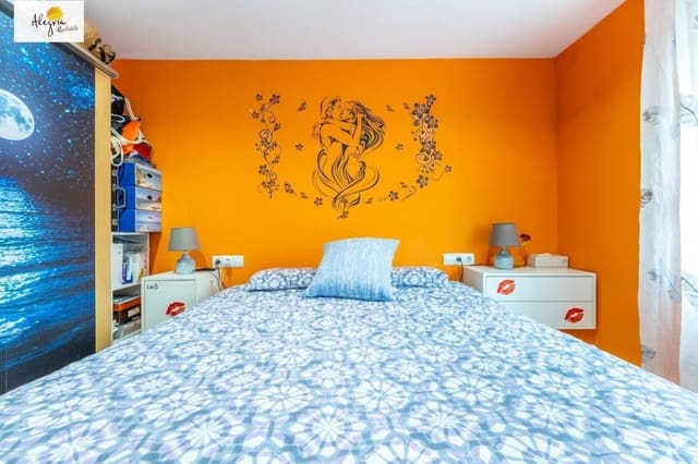 3 bedroom Apartment for sale in Alicante / Alacant city - € 250,000 (Ref: 9424447)