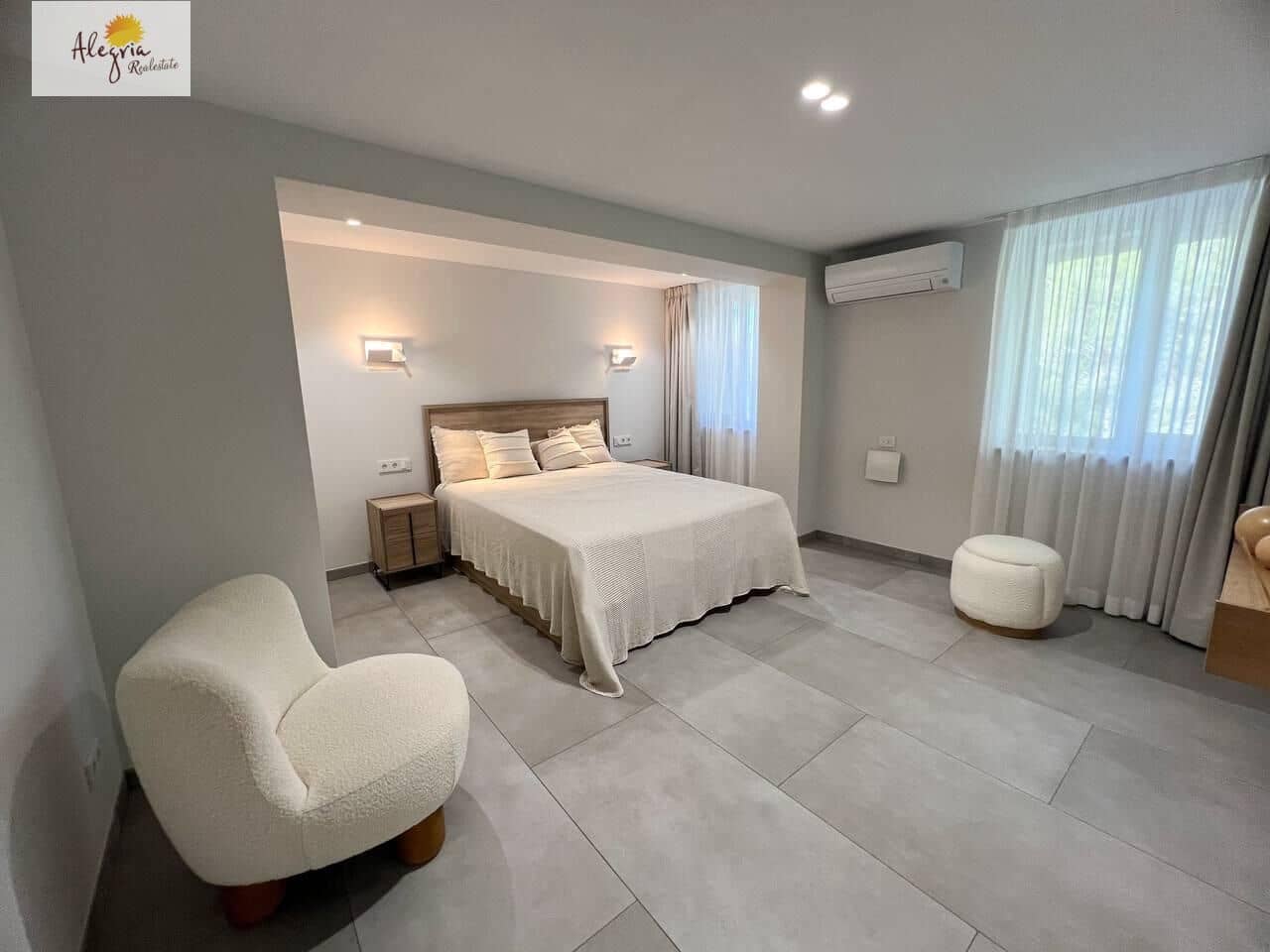 5 bedroom Villa for sale in Cullera with pool garage - € 1,300,000 (Ref: 9425774)