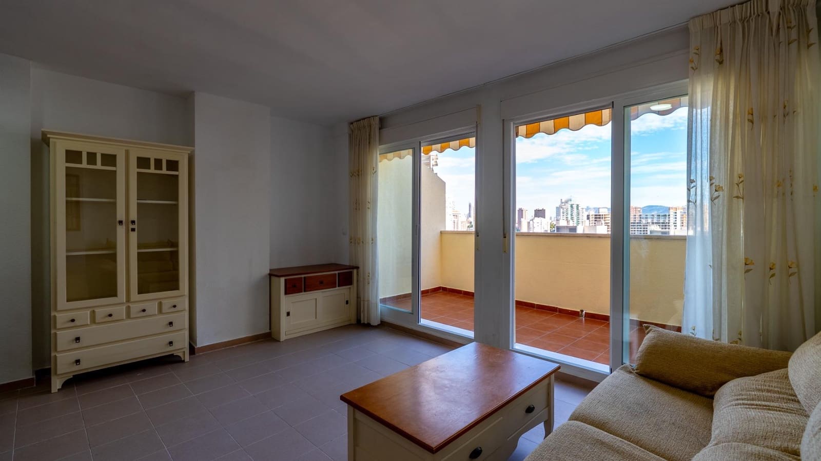 3 makuuhuone Kattohuoneisto myytävänä paikassa La Villajoyosa / Vila Joiosa mukana uima-altaan 
autotalli - 269 900 € (Ref: 9431273)