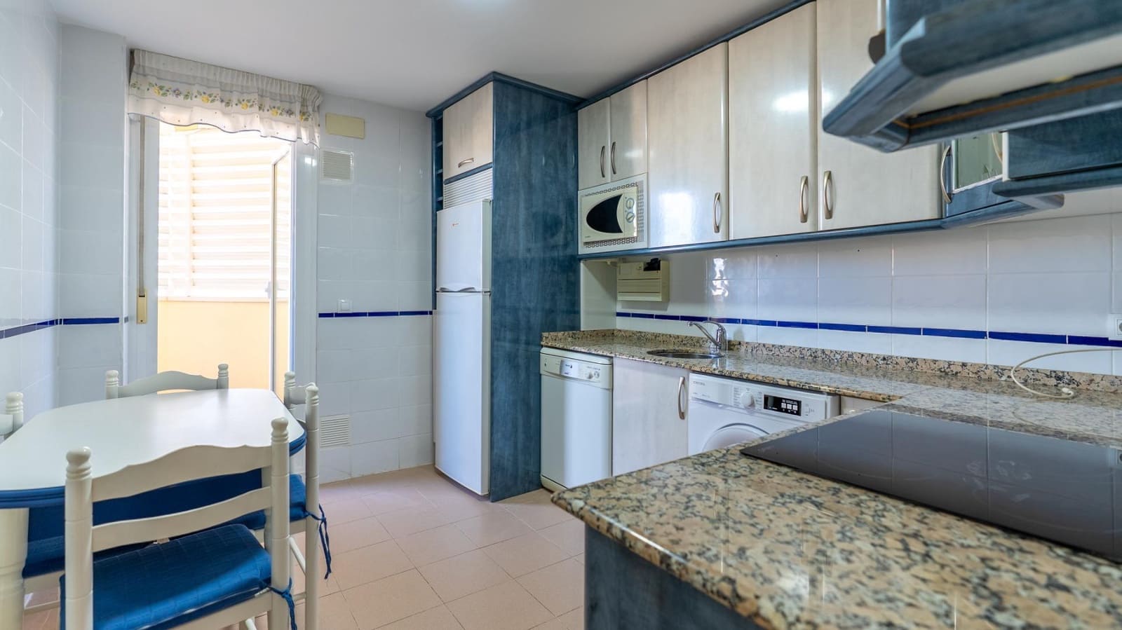 3 makuuhuone Kattohuoneisto myytävänä paikassa La Villajoyosa / Vila Joiosa mukana uima-altaan 
autotalli - 269 900 € (Ref: 9431273)