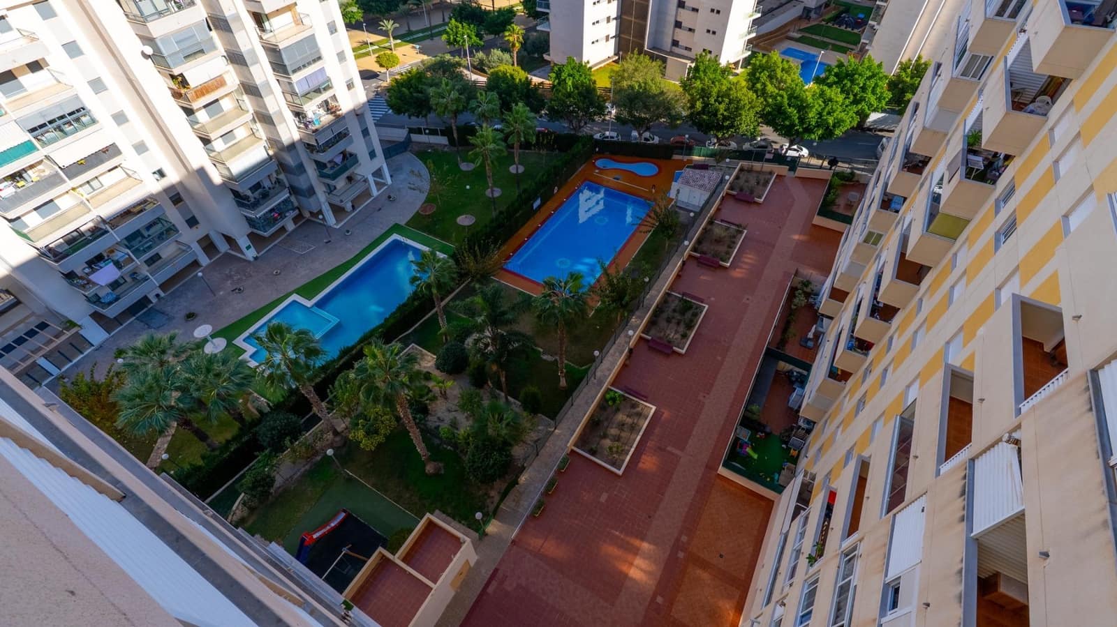 3 makuuhuone Kattohuoneisto myytävänä paikassa La Villajoyosa / Vila Joiosa mukana uima-altaan 
autotalli - 269 900 € (Ref: 9431273)