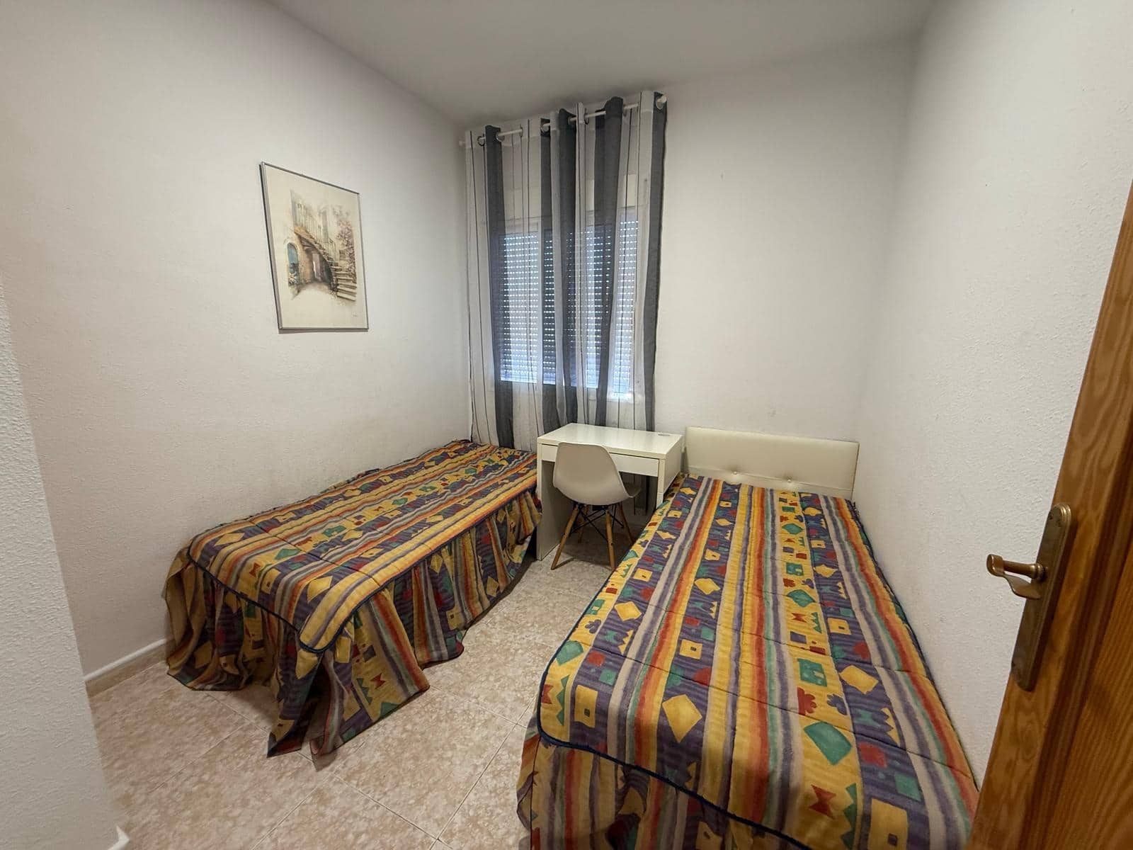 3 quarto Apartamento para venda em Torrevieja com piscina - 160 000 € (Ref: 9436245)