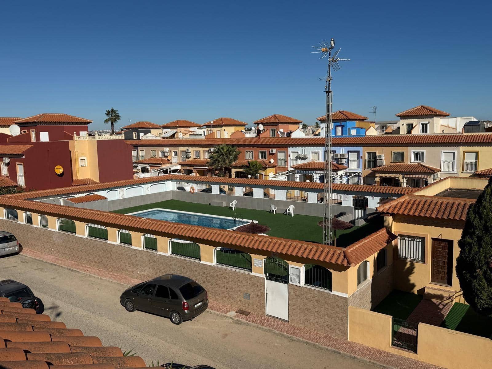 3 quarto Apartamento para venda em Torrevieja com piscina - 160 000 € (Ref: 9436245)