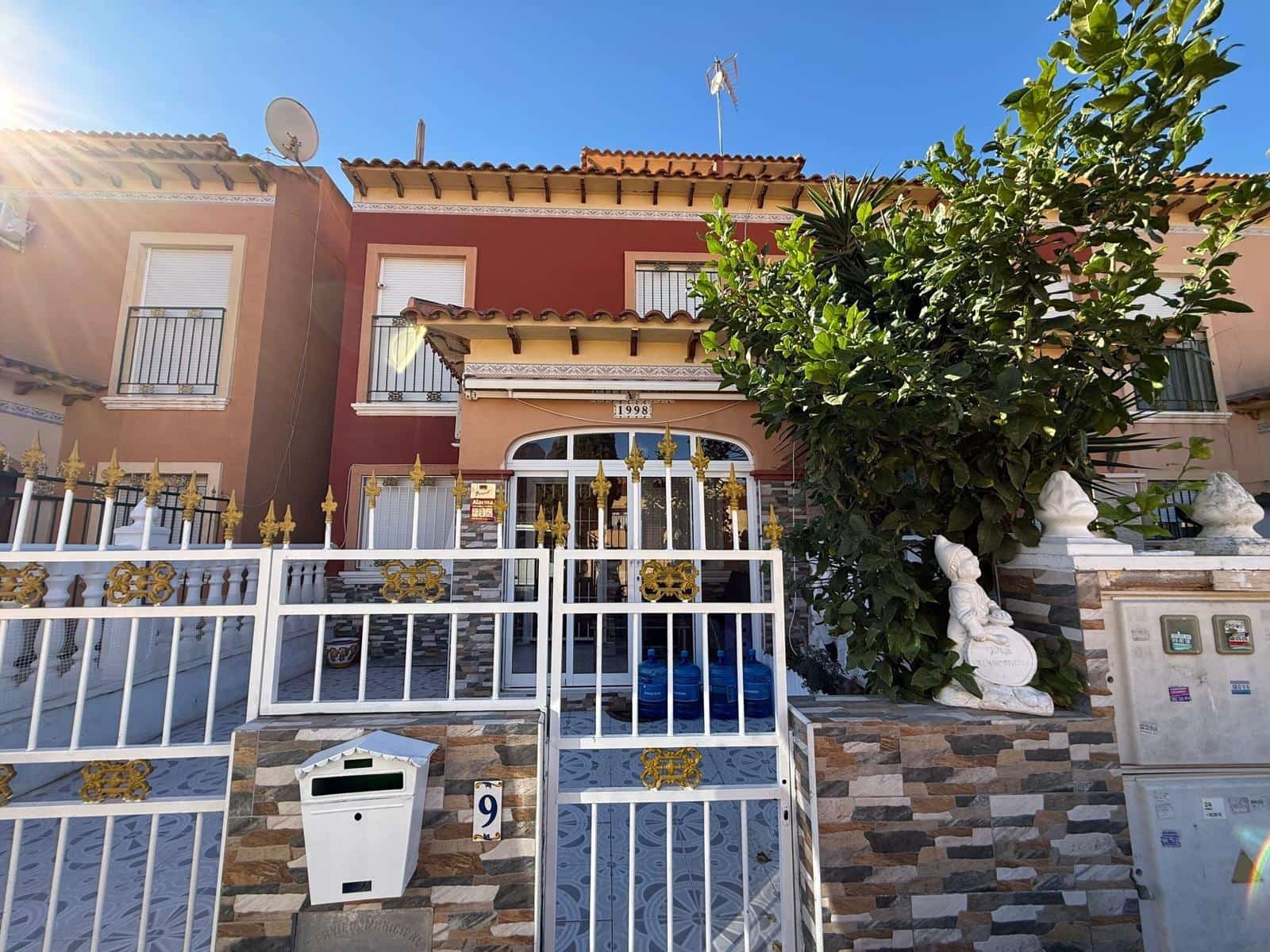 3 quarto Apartamento para venda em Torrevieja com piscina - 160 000 € (Ref: 9436245)