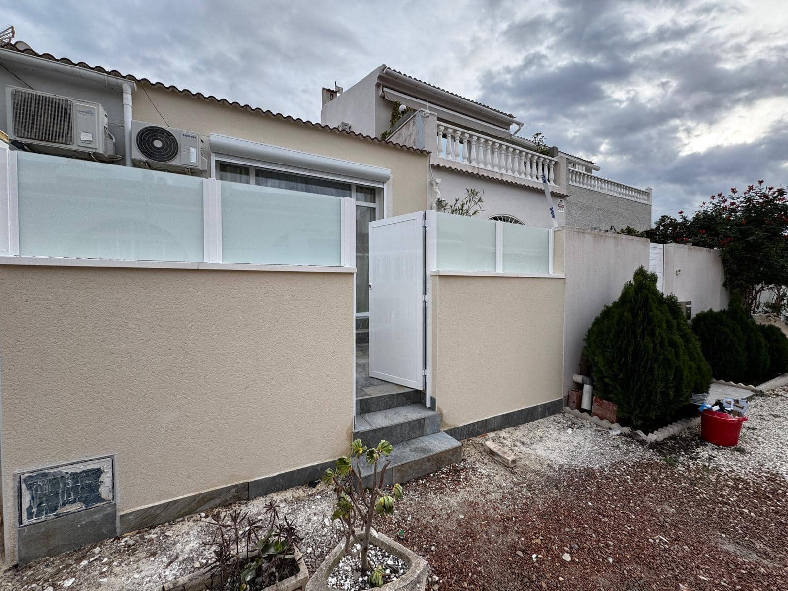 Bungalow de 1 habitación en Torrevieja en venta - 125.000 € (Ref: 9437814)