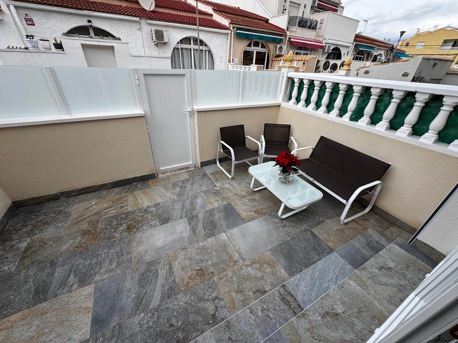 Bungalow de 1 habitación en Torrevieja en venta - 125.000 € (Ref: 9437814)