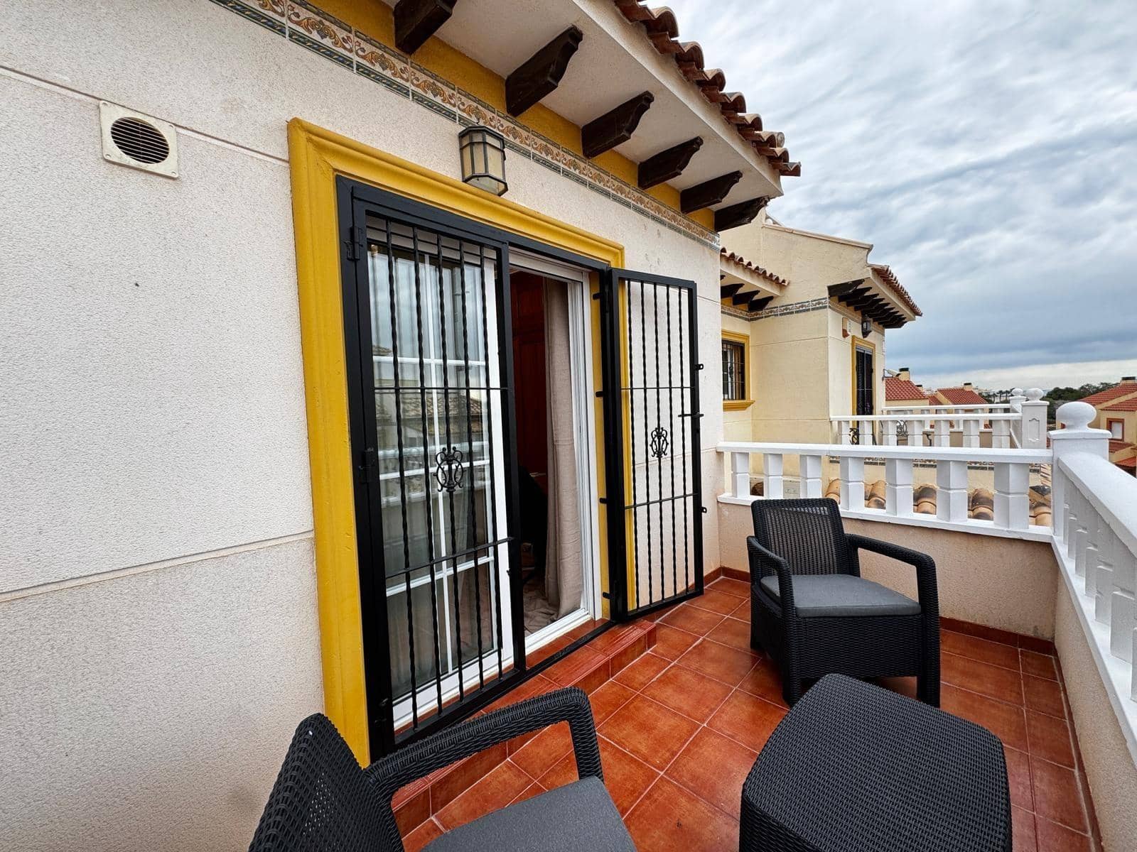 2 sypialnia Dom szeregowy na sprzedaż w Orihuela Costa z basenem - 245 000 € (Ref: 9437815)