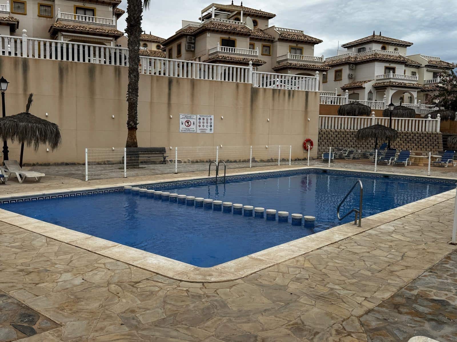 2 sypialnia Dom szeregowy na sprzedaż w Orihuela Costa z basenem - 245 000 € (Ref: 9437815)