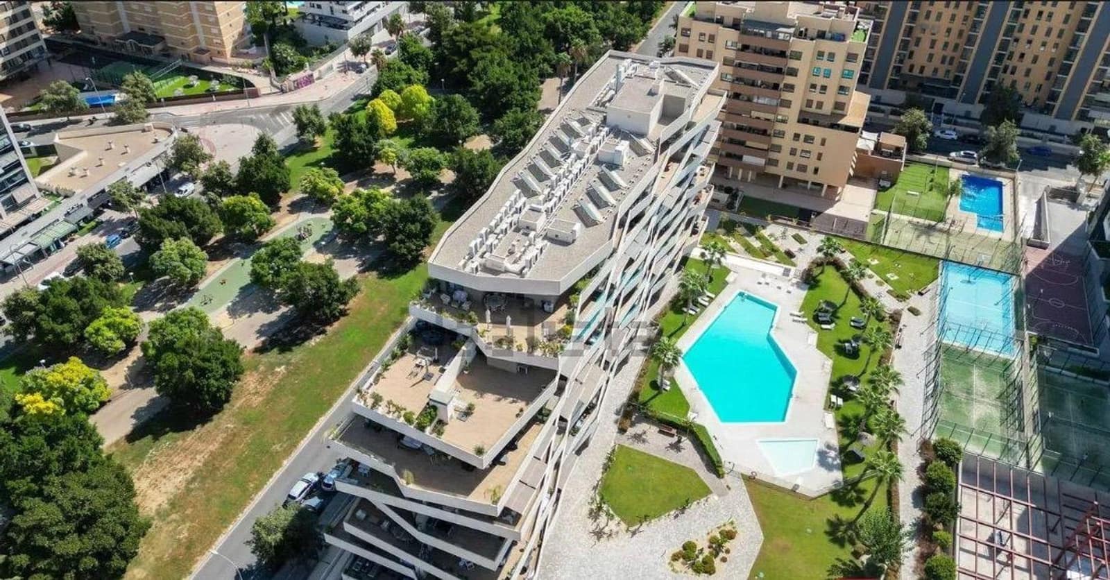 3 bedroom Apartment for sale in Alicante / Alacant city with pool garage - € 730,000 (Ref: 9440130)