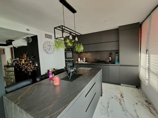 3 quarto Apartamento para venda em Playa Levante, Benidorm com piscina - 490 000 € (Ref: 9446331)