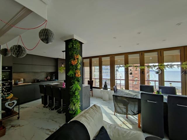 3 quarto Apartamento para venda em Playa Levante, Benidorm com piscina - 490 000 € (Ref: 9446331)