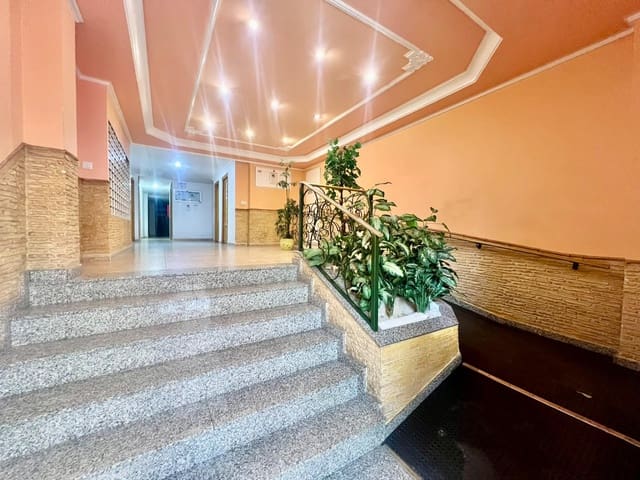 1 Zimmer Penthouse zu verkaufen in Playa de los Locos, Torrevieja mit Pool Garage - 119.900 € (Ref: 9446332)