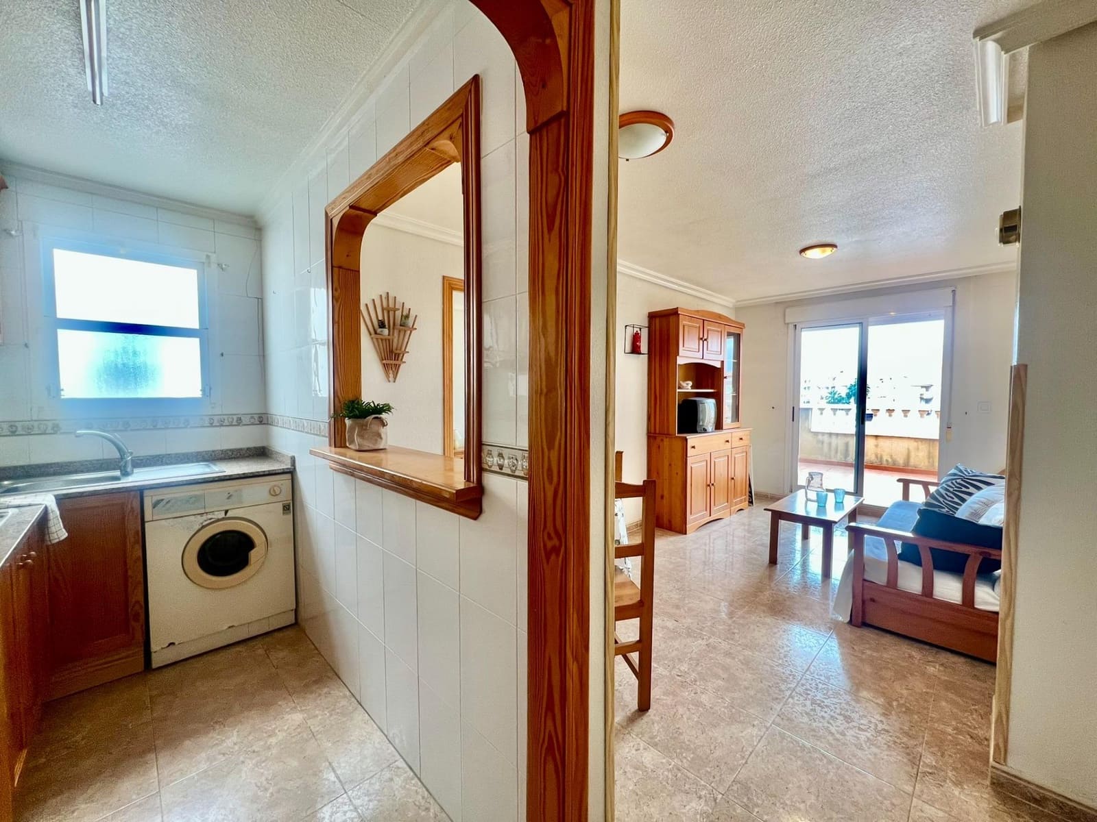 1 soverom Penthouse til salgs i Torrevieja med svømmebasseng garasje - € 119 900 (Ref: 9446332)