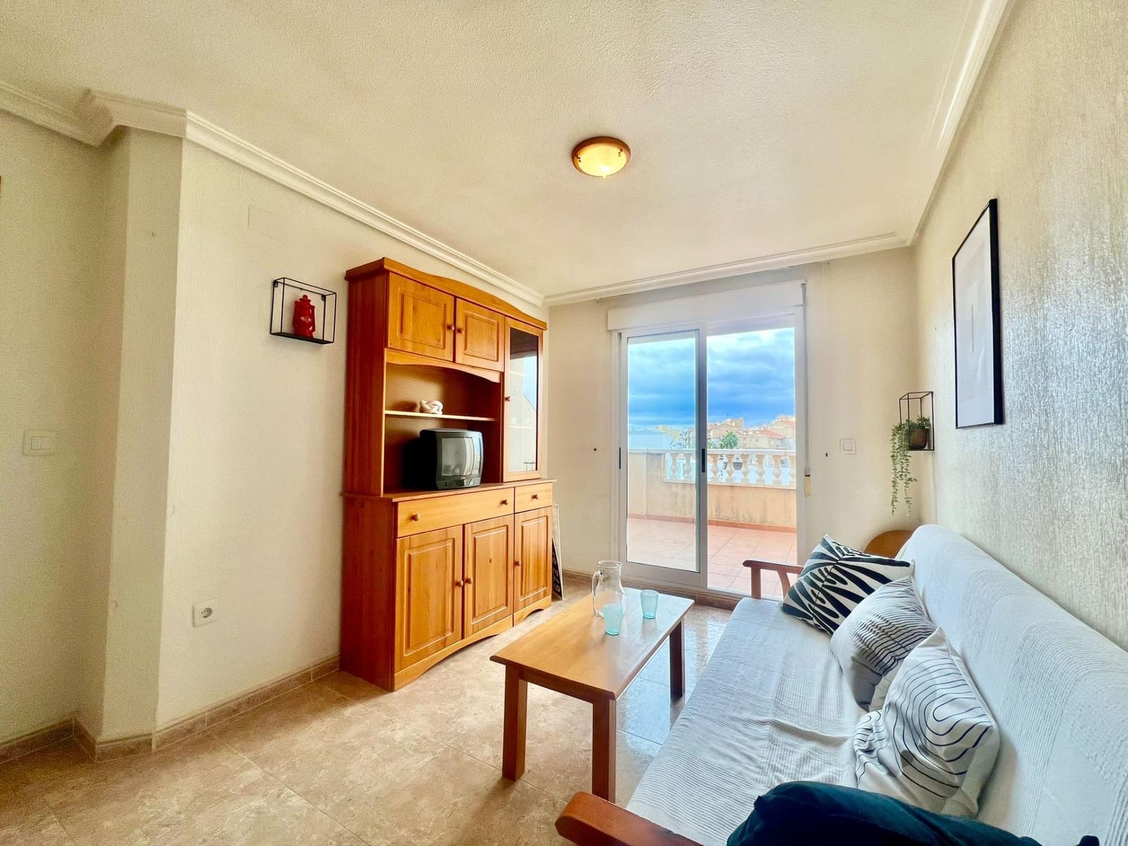 1 soverom Penthouse til salgs i Torrevieja med svømmebasseng garasje - € 119 900 (Ref: 9446332)