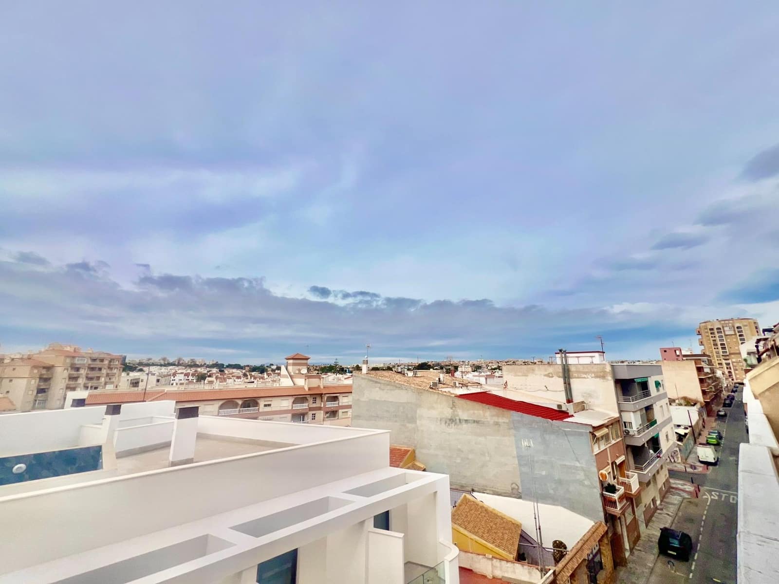 1 soverom Penthouse til salgs i Torrevieja med svømmebasseng garasje - € 119 900 (Ref: 9446332)