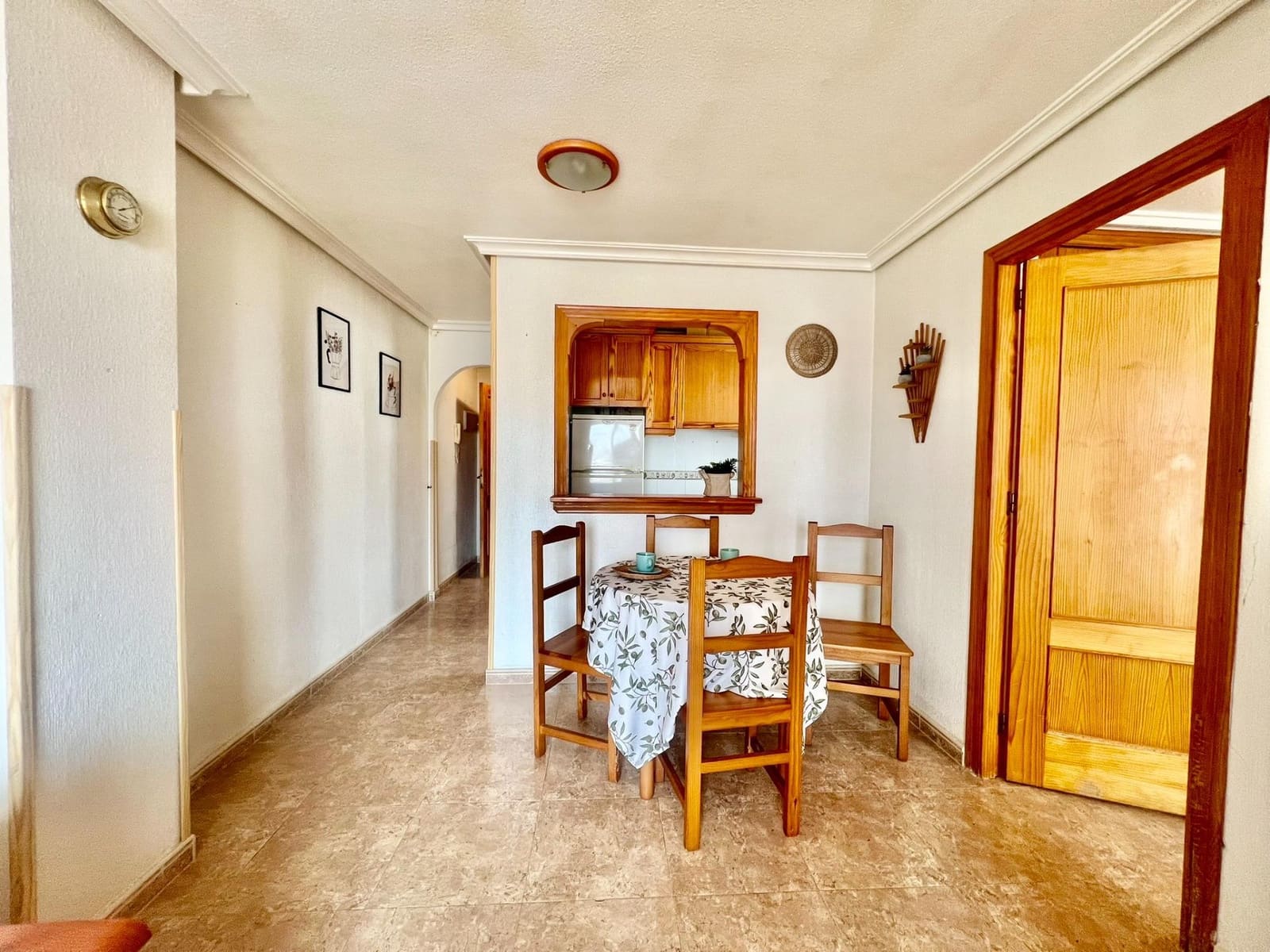 1 soverom Penthouse til salgs i Torrevieja med svømmebasseng garasje - € 119 900 (Ref: 9446332)