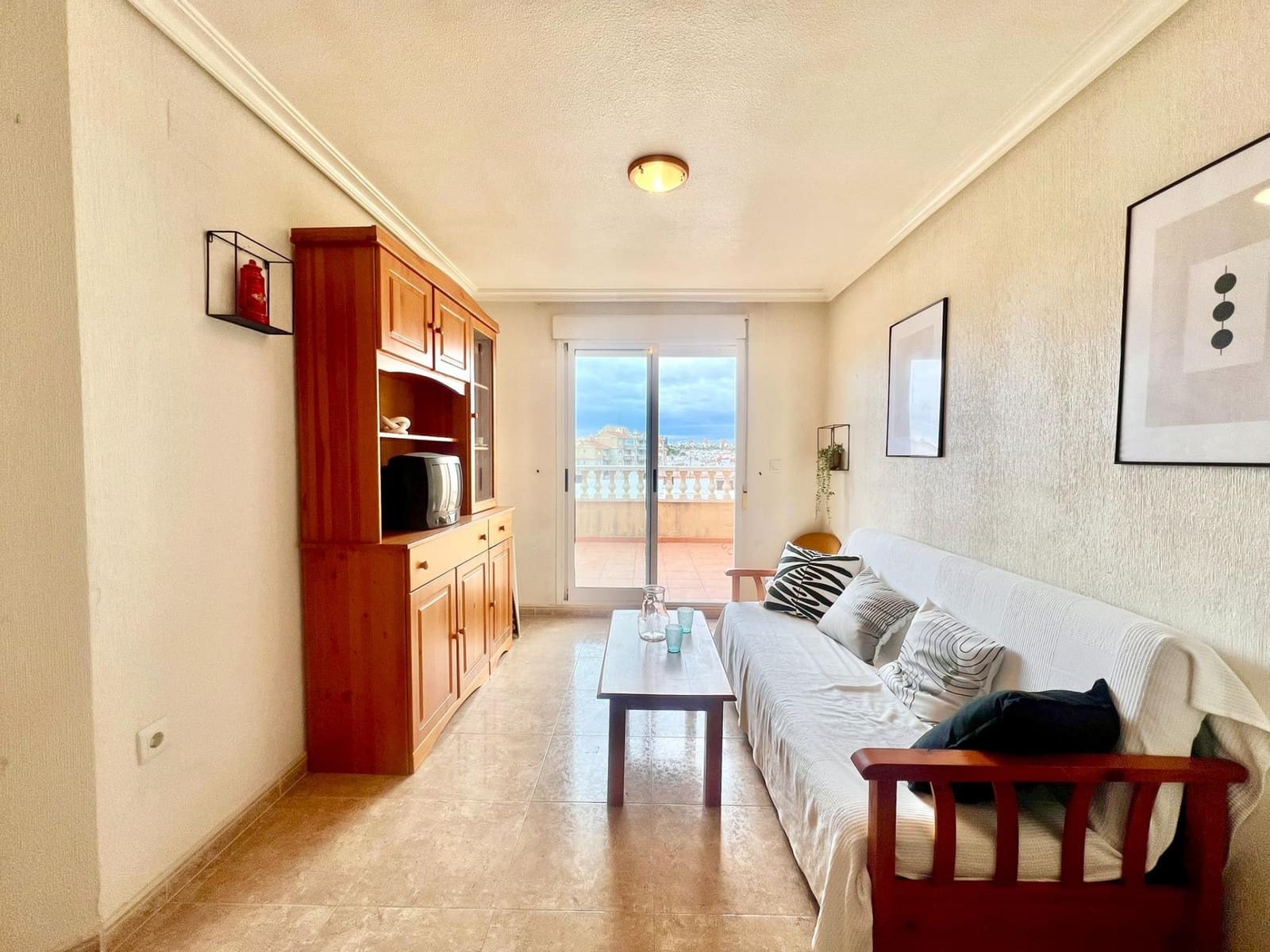 1 soverom Penthouse til salgs i Torrevieja med svømmebasseng garasje - € 119 900 (Ref: 9446332)