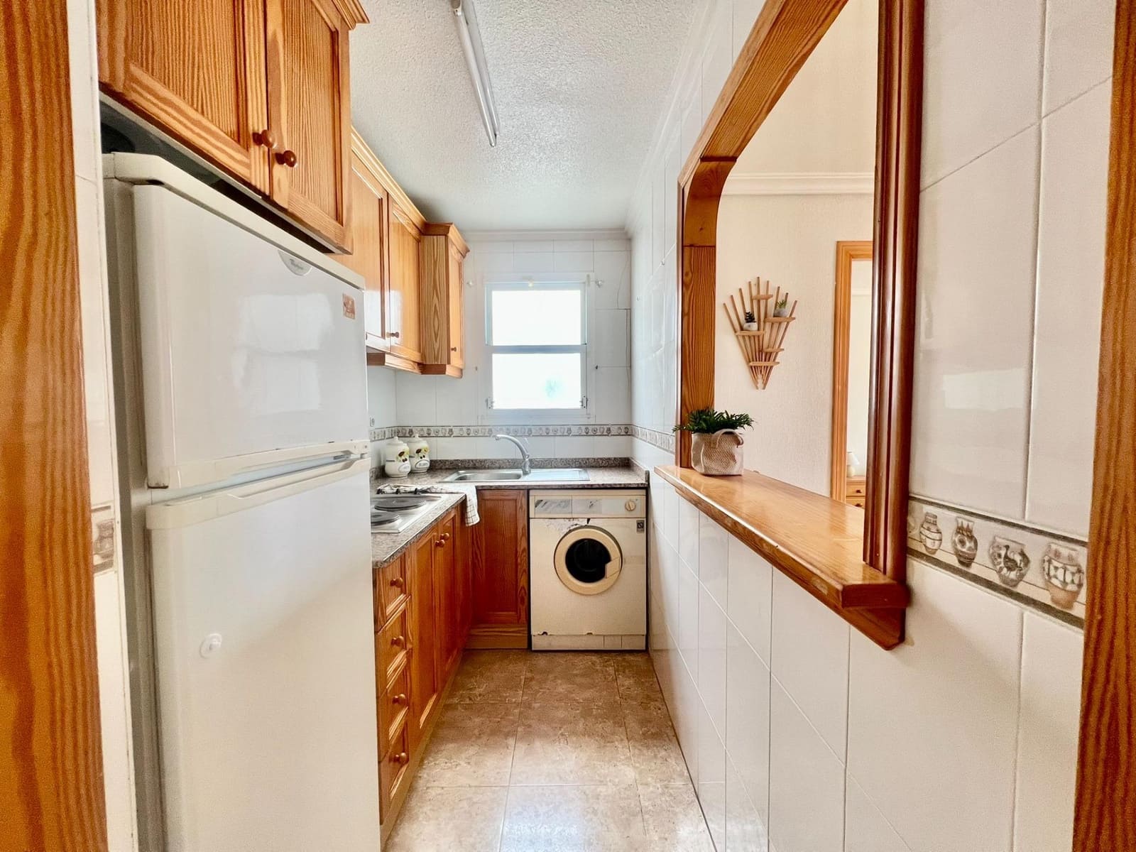 1 soverom Penthouse til salgs i Torrevieja med svømmebasseng garasje - € 119 900 (Ref: 9446332)