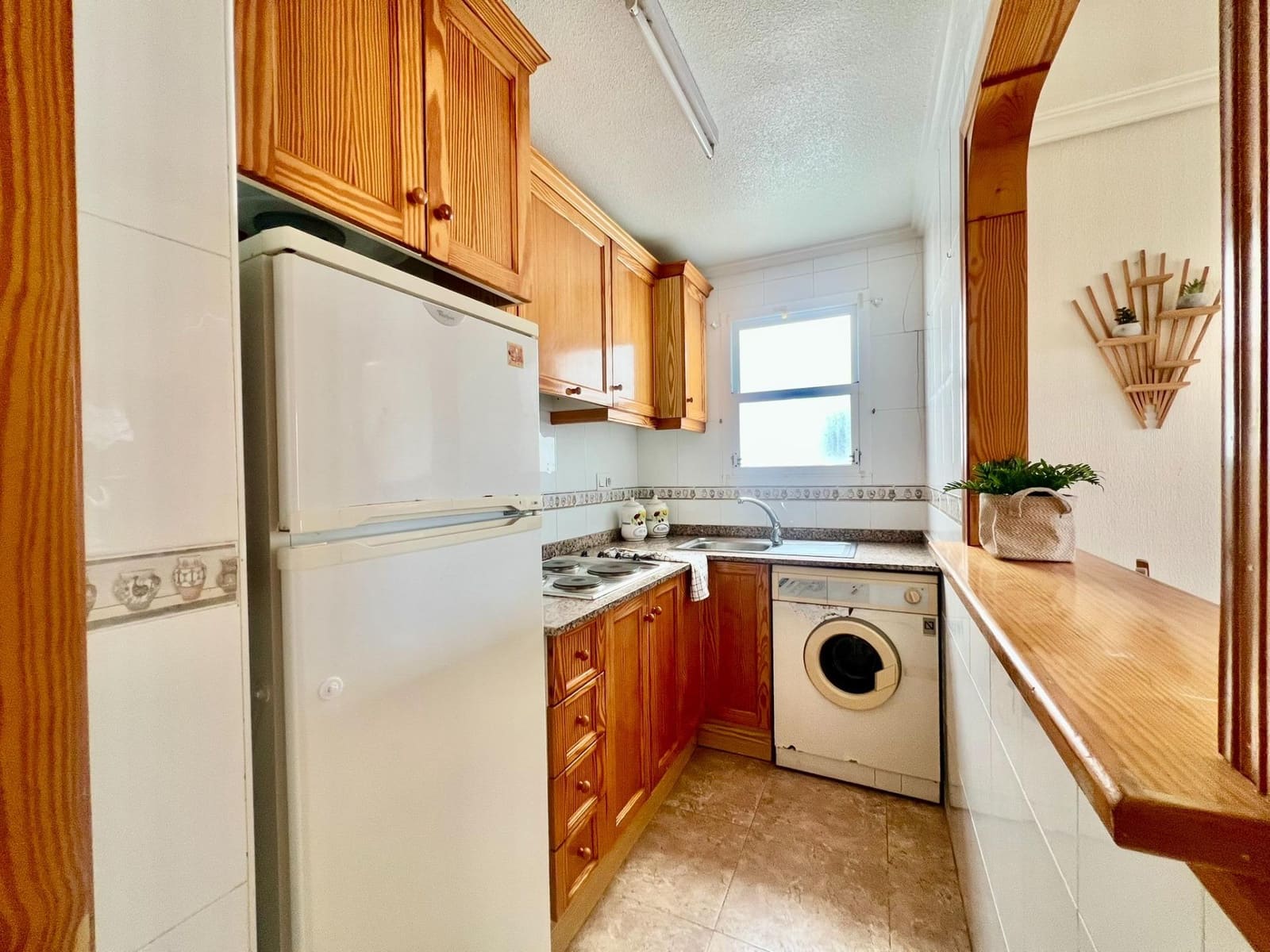 1 soverom Penthouse til salgs i Torrevieja med svømmebasseng garasje - € 119 900 (Ref: 9446332)