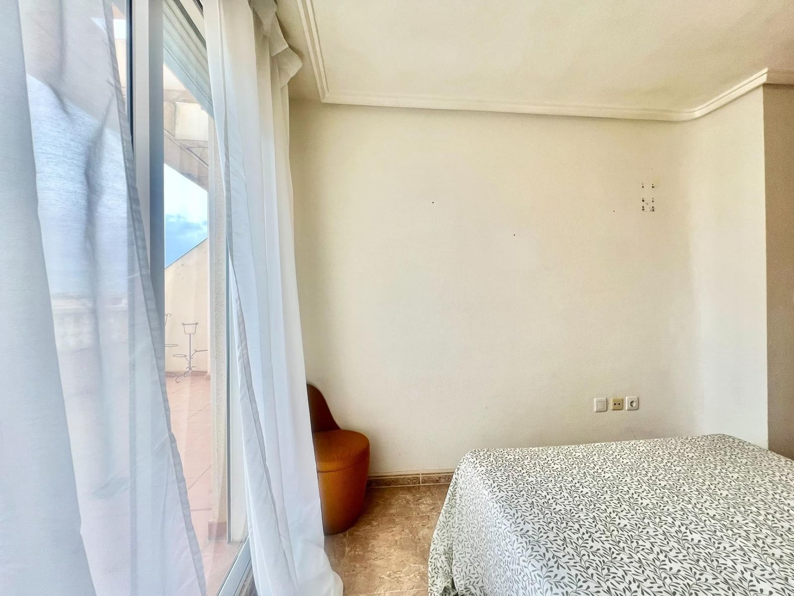 1 soverom Penthouse til salgs i Torrevieja med svømmebasseng garasje - € 119 900 (Ref: 9446332)