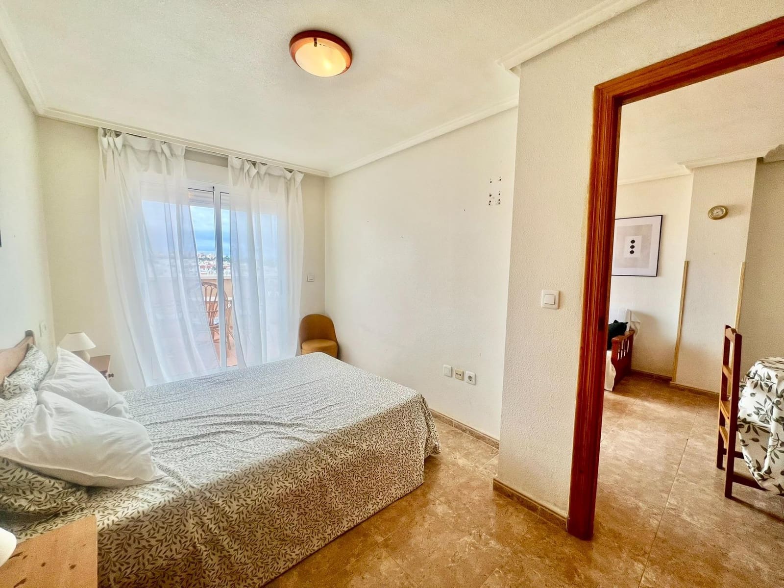 1 soverom Penthouse til salgs i Torrevieja med svømmebasseng garasje - € 119 900 (Ref: 9446332)