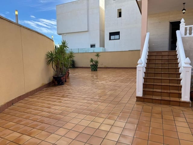 4 quarto Moradia para venda em Villamartín - Las Filipinas, Orihuela - 250 000 € (Ref: 9449170)