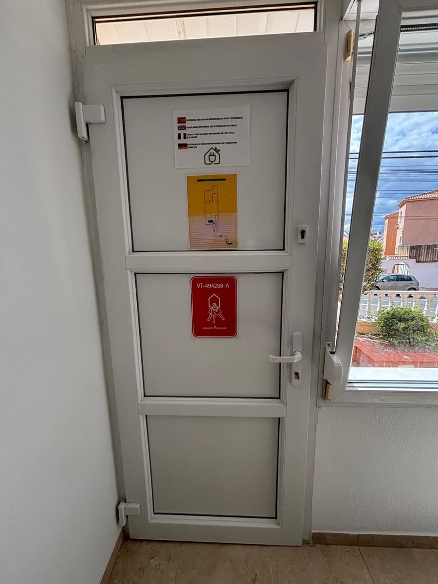 1 sovrum Lägenhet till salu i Torrevieja med pool - 142 900 € (Ref: 9449172)