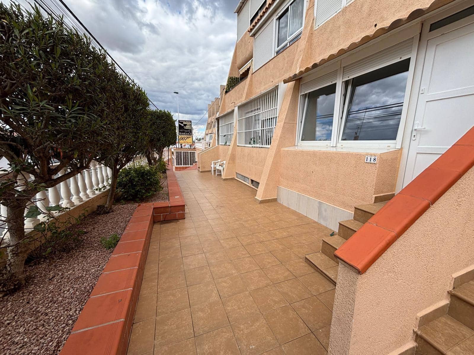 1 sovrum Lägenhet till salu i Torrevieja med pool - 142 900 € (Ref: 9449172)
