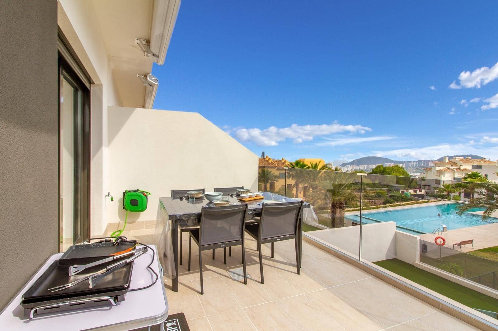 Apartamento de 2 habitaciones en Finestrat en venta con piscina - 370.000 € (Ref: 9449177)