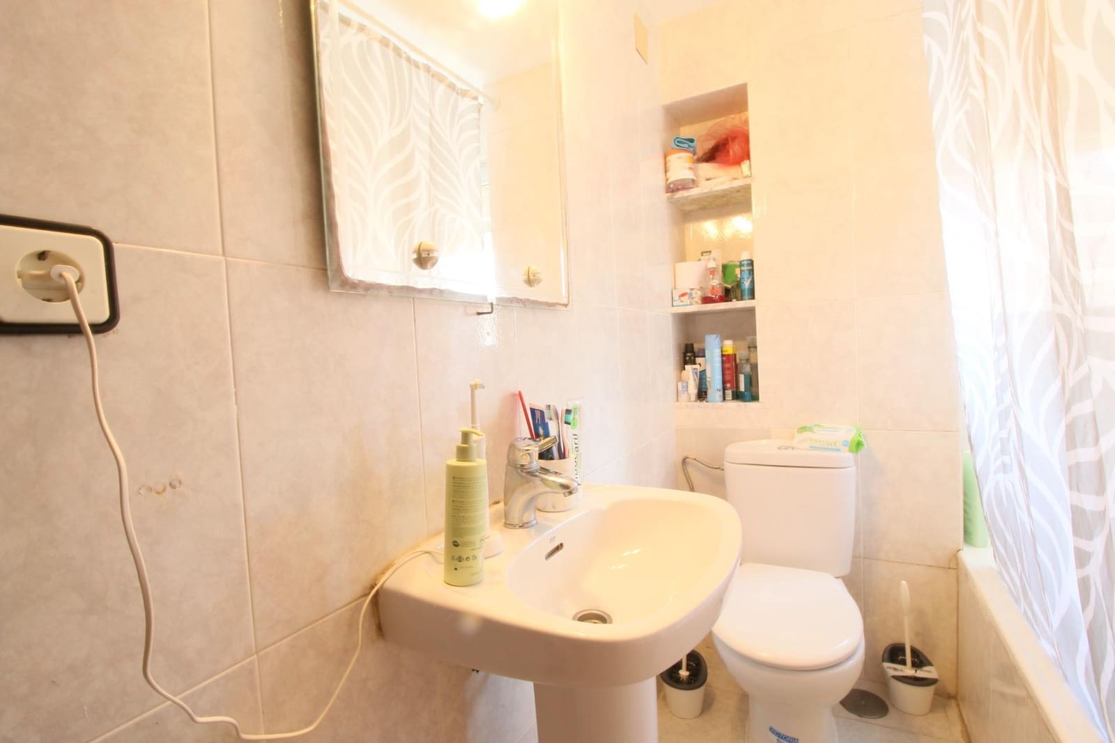 3 soverom Leilighet til salgs i Alicante by - € 70 000 (Ref: 9450871)