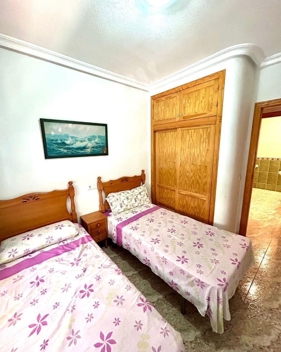 Apartamento de 3 habitaciones en Torrevieja en venta - 145.000 € (Ref: 9450872)