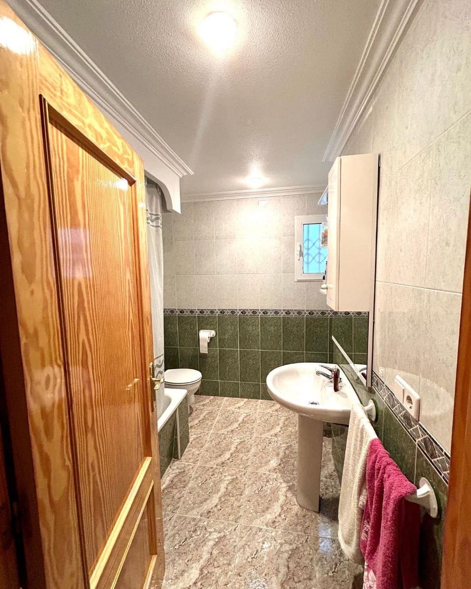 Apartamento de 3 habitaciones en Torrevieja en venta - 145.000 € (Ref: 9450872)