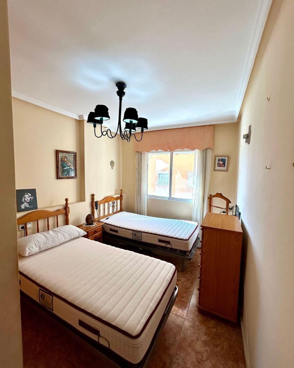 2 quarto Apartamento para venda em Torrevieja com piscina - 139 900 € (Ref: 9450873)