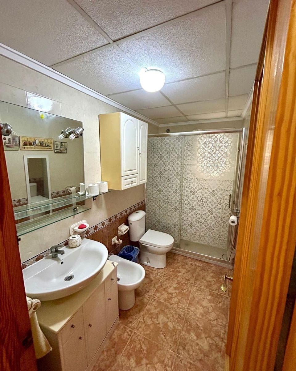 2 quarto Apartamento para venda em Torrevieja com piscina - 139 900 € (Ref: 9450873)