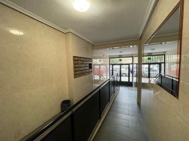 3 makuuhuone Asunto myytävänä paikassa Alcorcón - 279 000 € (Ref: 9452124)