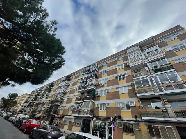 3 makuuhuone Asunto myytävänä paikassa Alcorcón - 279 000 € (Ref: 9452124)