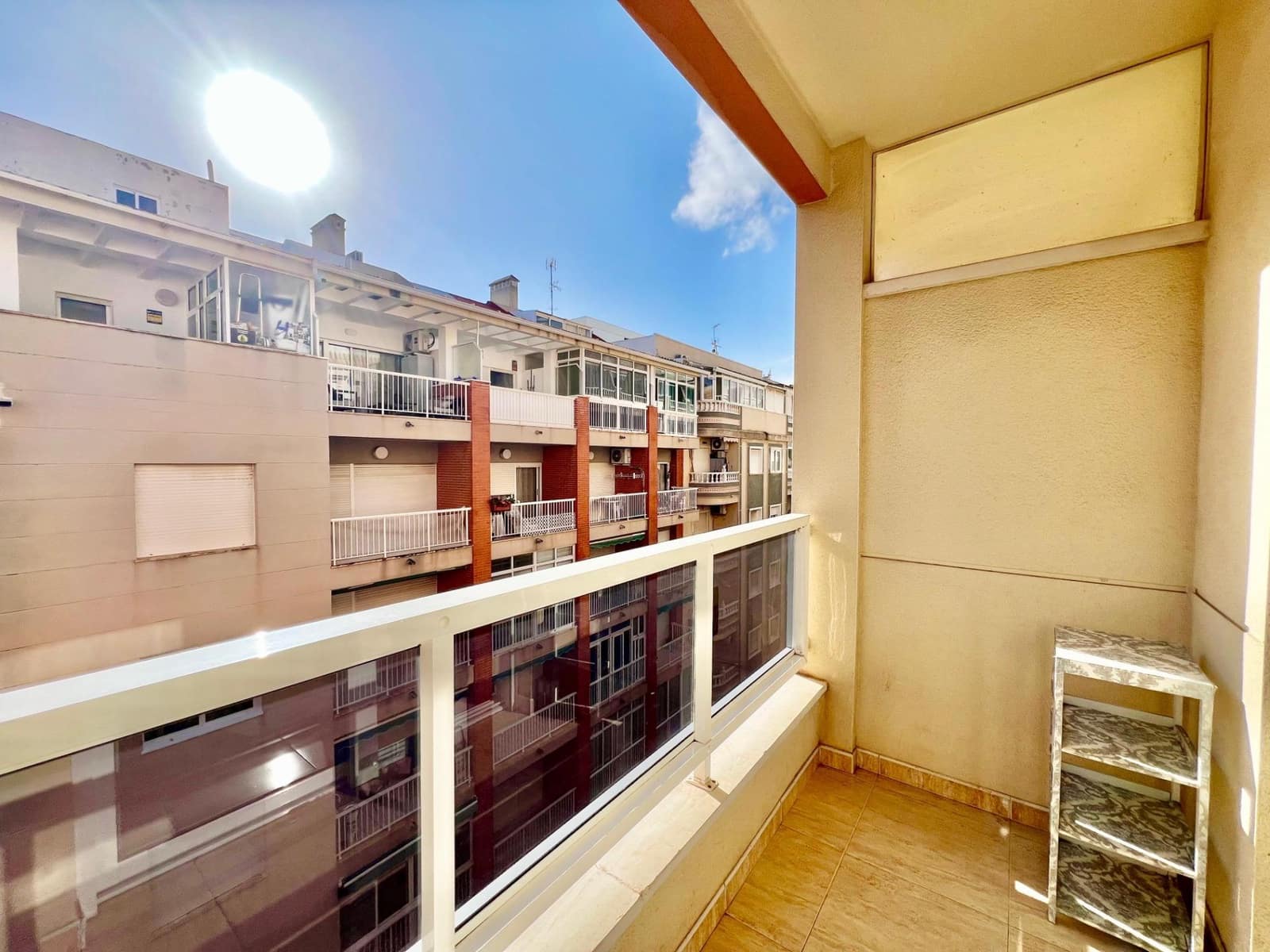 Apartamento de 2 habitaciones en Torrevieja en venta - 142.000 € (Ref: 9456259)