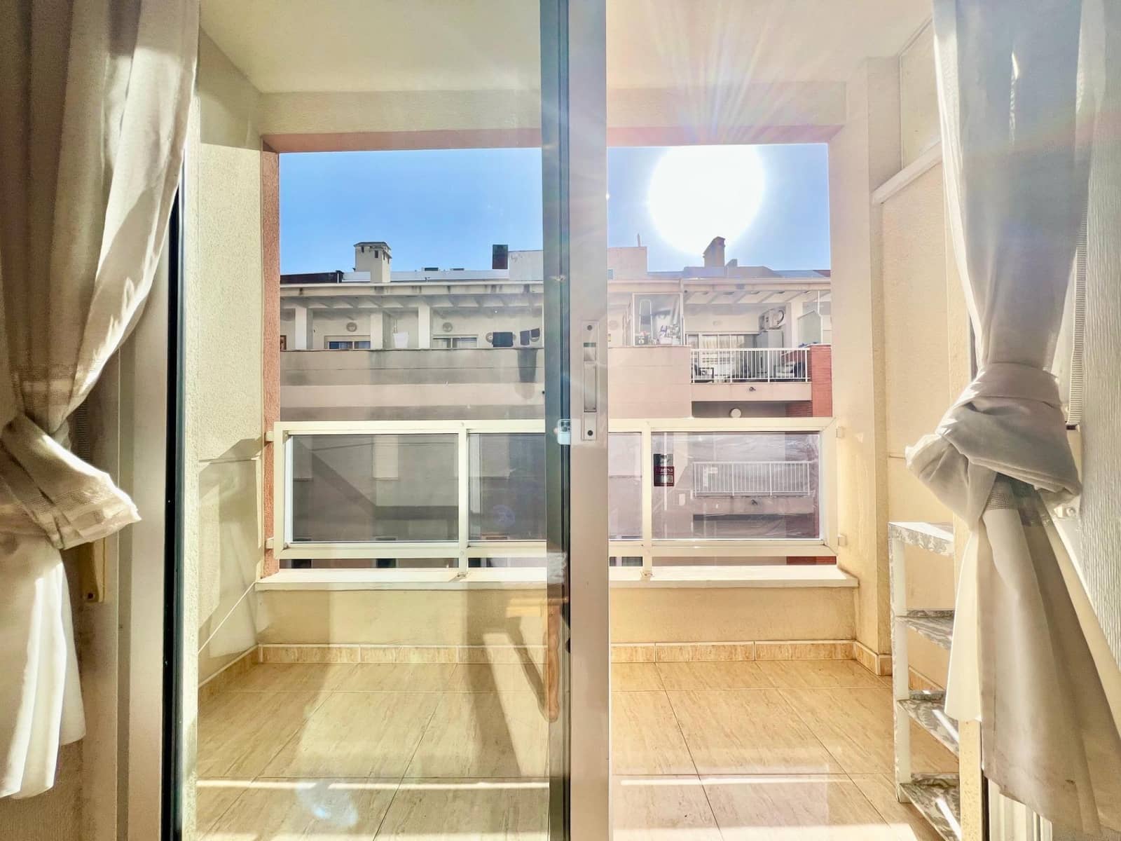 Apartamento de 2 habitaciones en Torrevieja en venta - 142.000 € (Ref: 9456259)