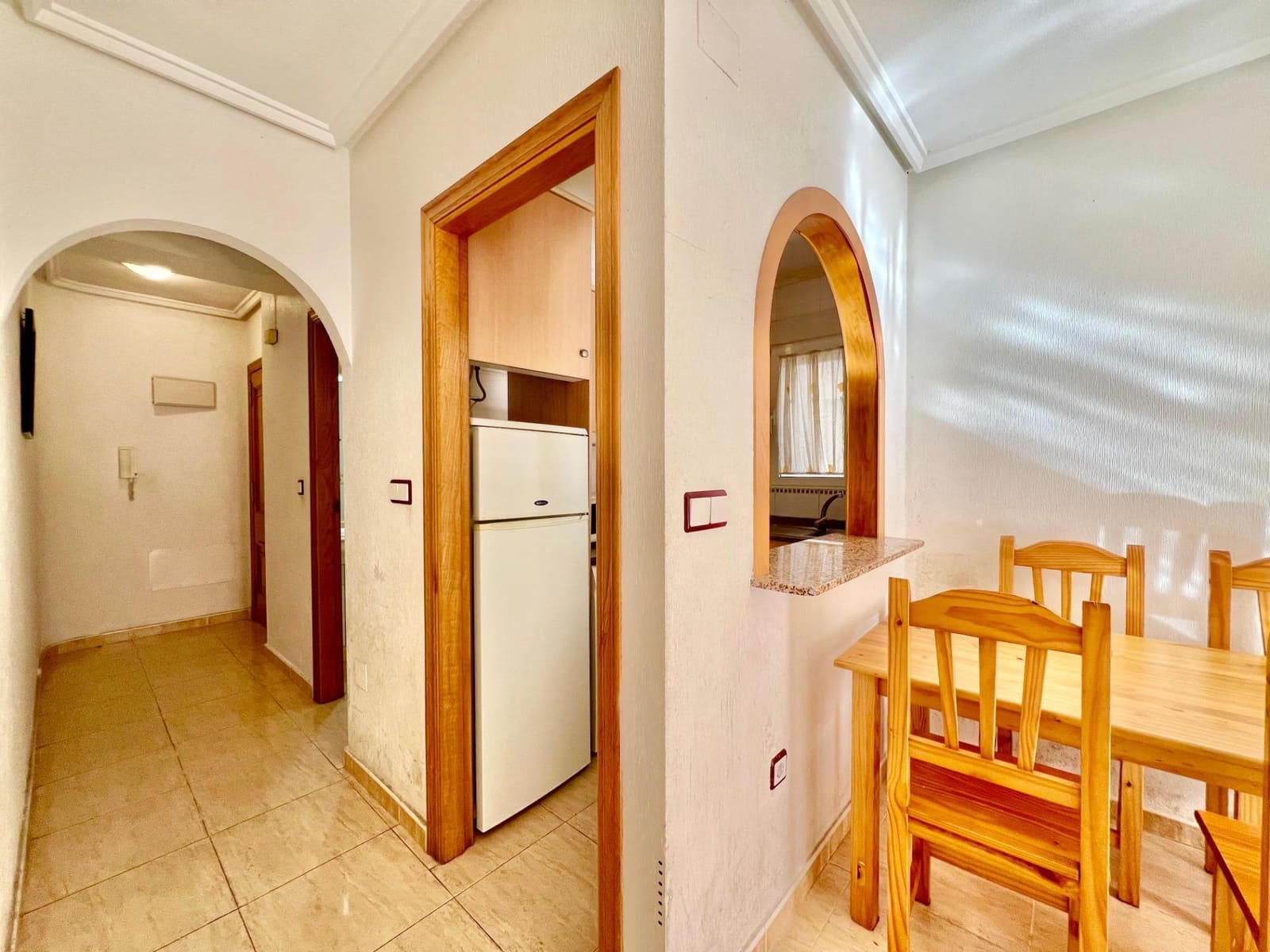 Apartamento de 2 habitaciones en Torrevieja en venta - 142.000 € (Ref: 9456259)