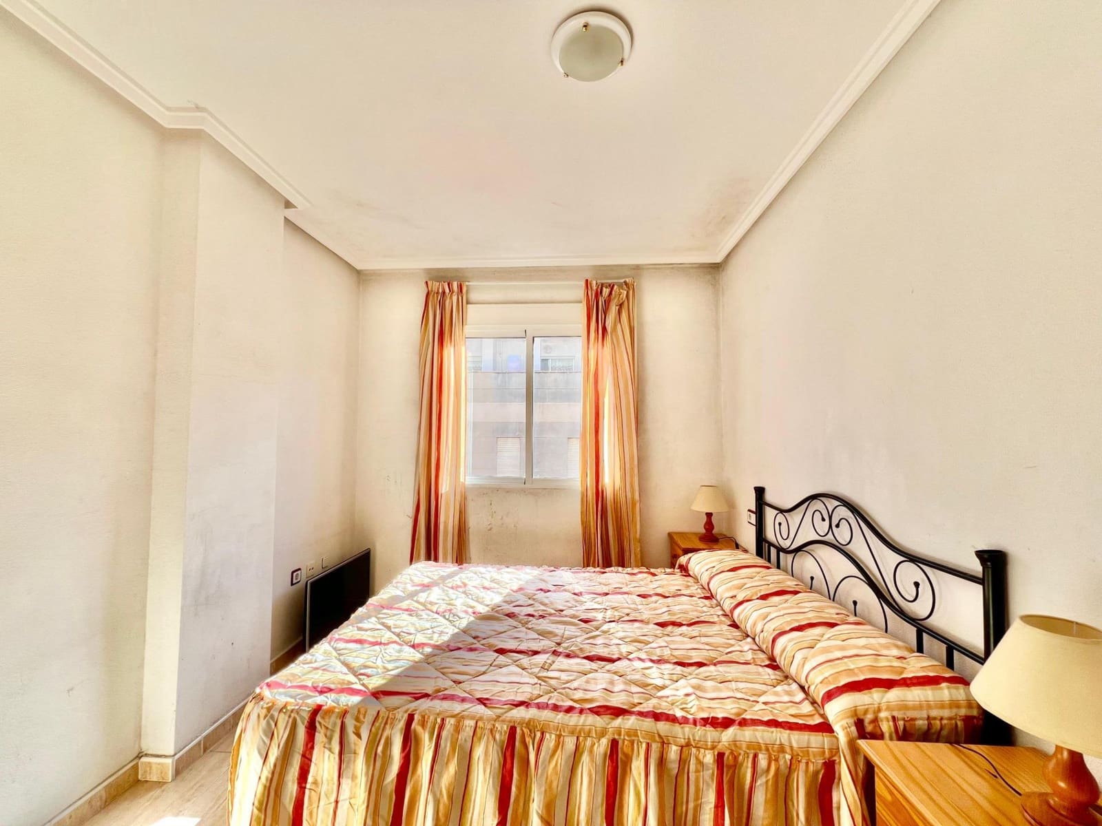 Apartamento de 2 habitaciones en Torrevieja en venta - 142.000 € (Ref: 9456259)