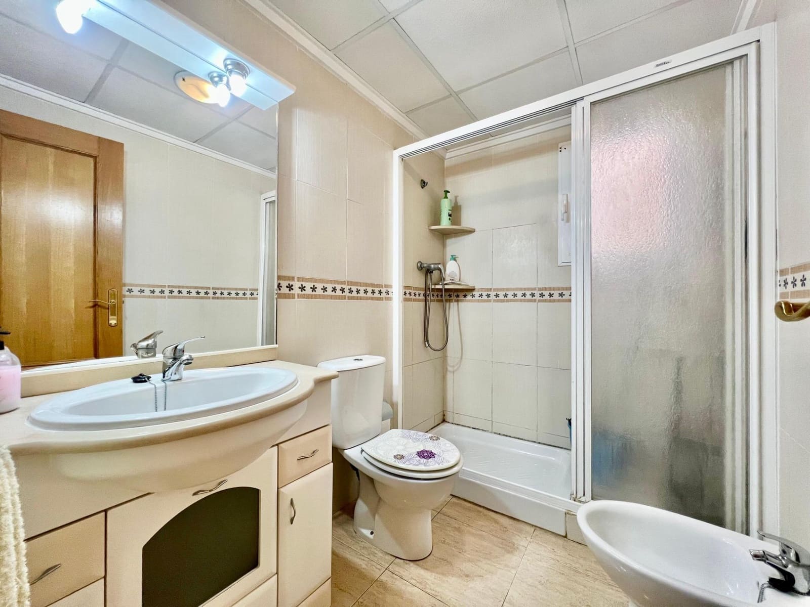 Apartamento de 2 habitaciones en Torrevieja en venta - 142.000 € (Ref: 9456259)