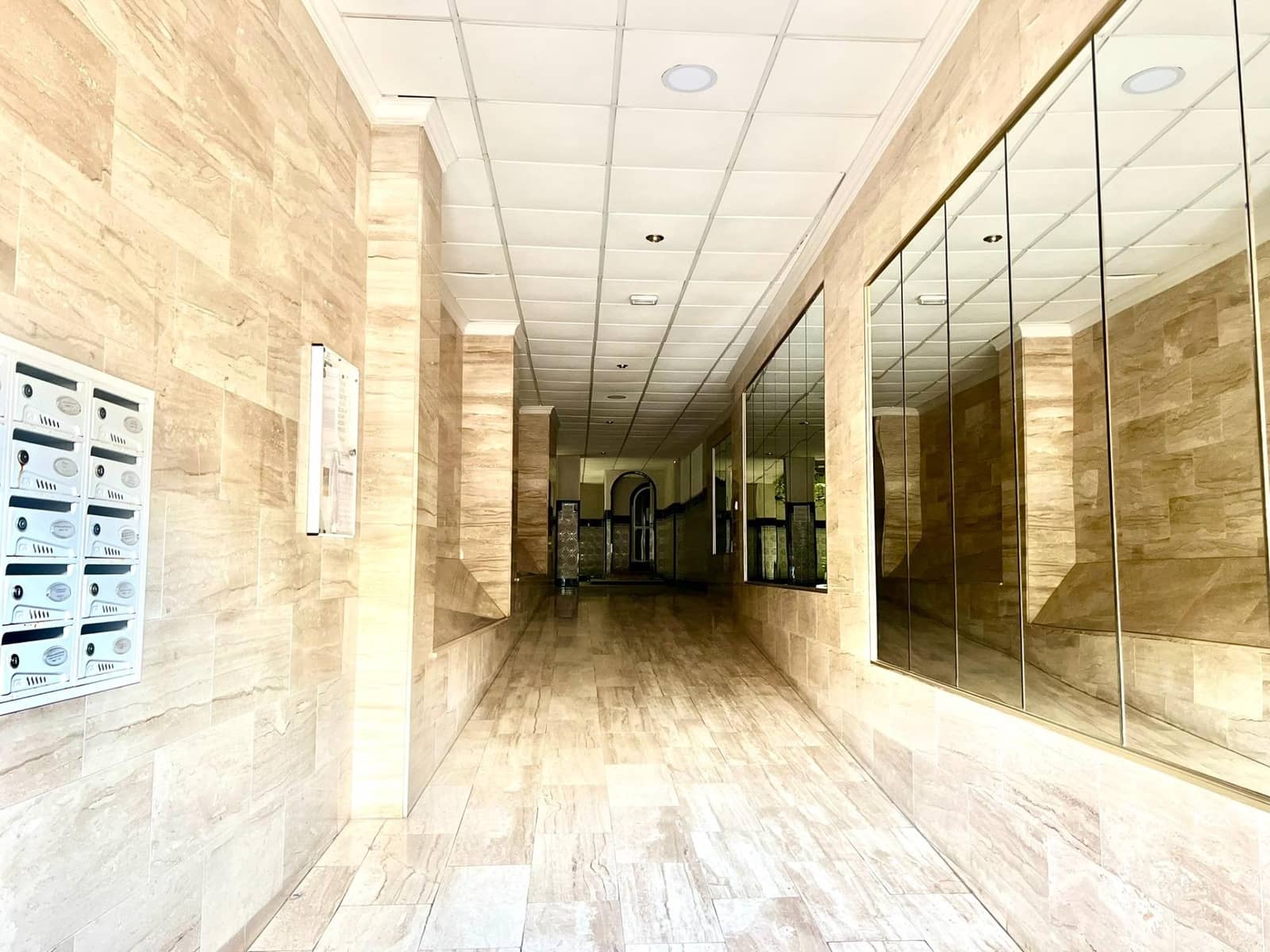 Apartamento de 2 habitaciones en Torrevieja en venta - 177.000 € (Ref: 9456260)