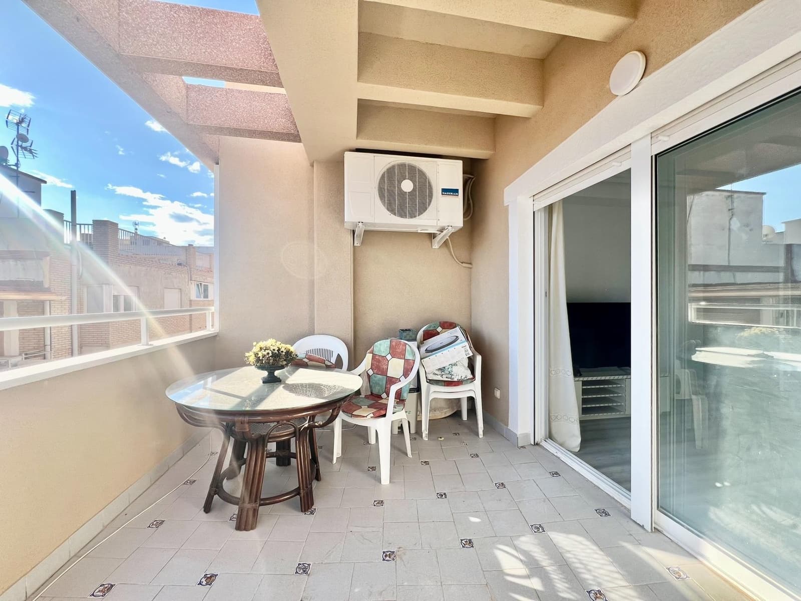 Apartamento de 2 habitaciones en Torrevieja en venta - 177.000 € (Ref: 9456260)