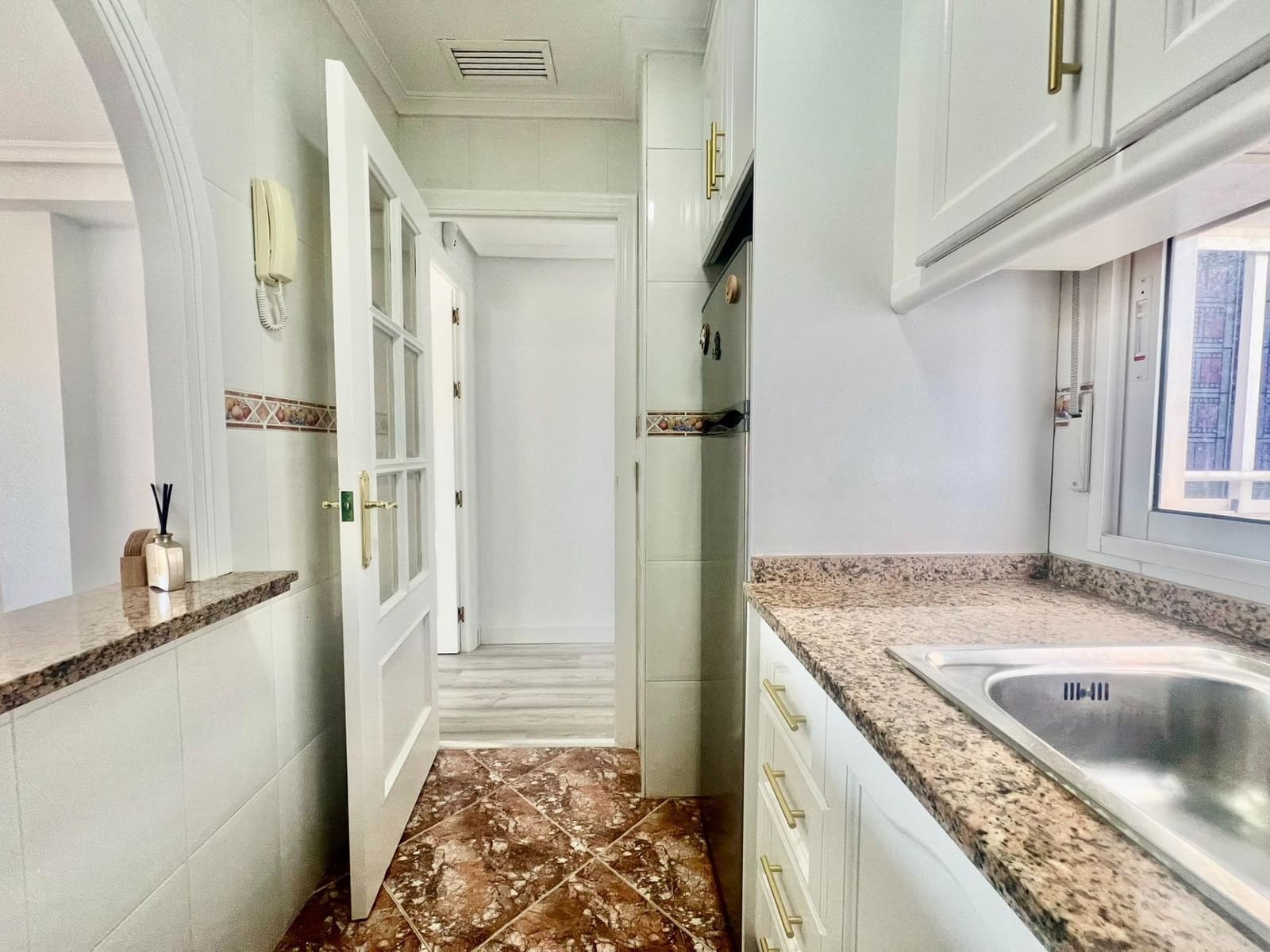 Apartamento de 2 habitaciones en Torrevieja en venta - 177.000 € (Ref: 9456260)