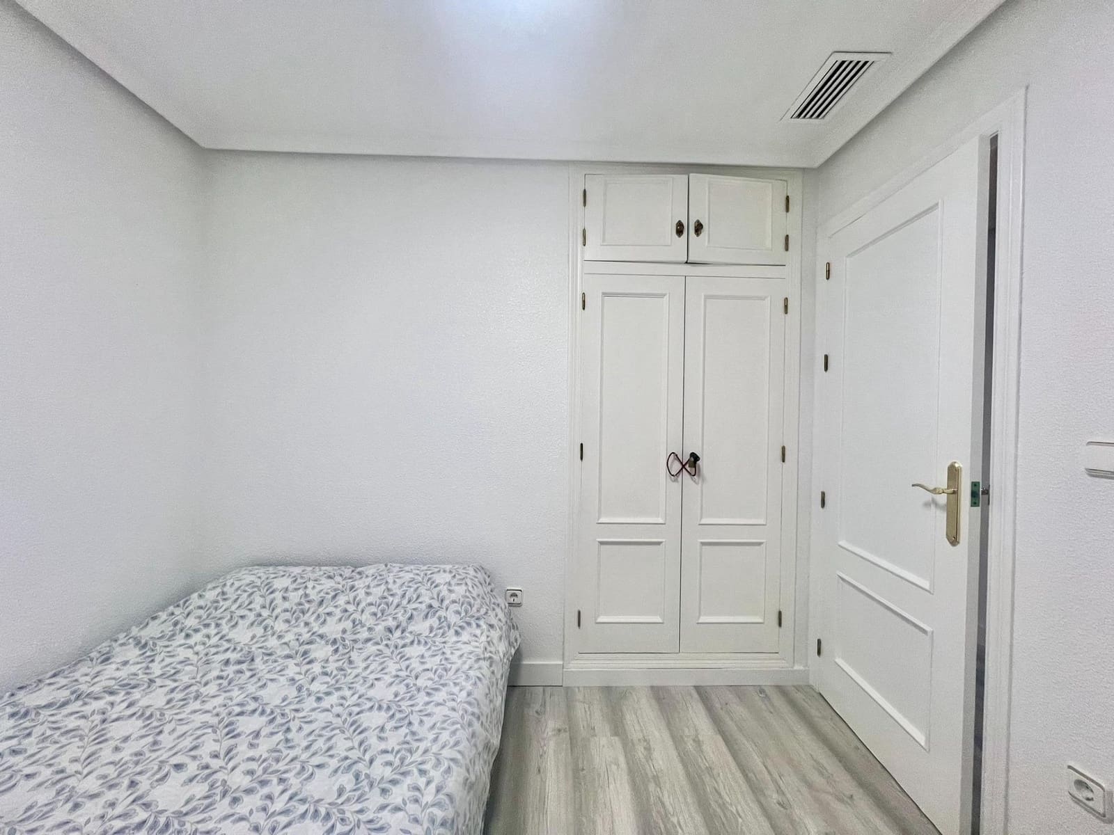 Apartamento de 2 habitaciones en Torrevieja en venta - 177.000 € (Ref: 9456260)