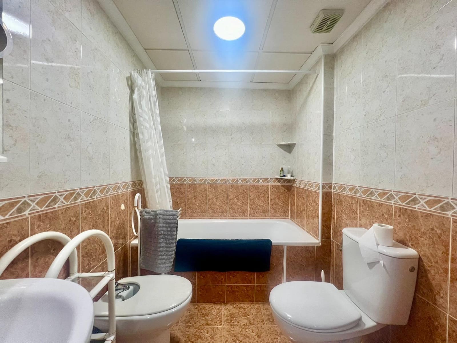 Apartamento de 2 habitaciones en Torrevieja en venta - 177.000 € (Ref: 9456260)