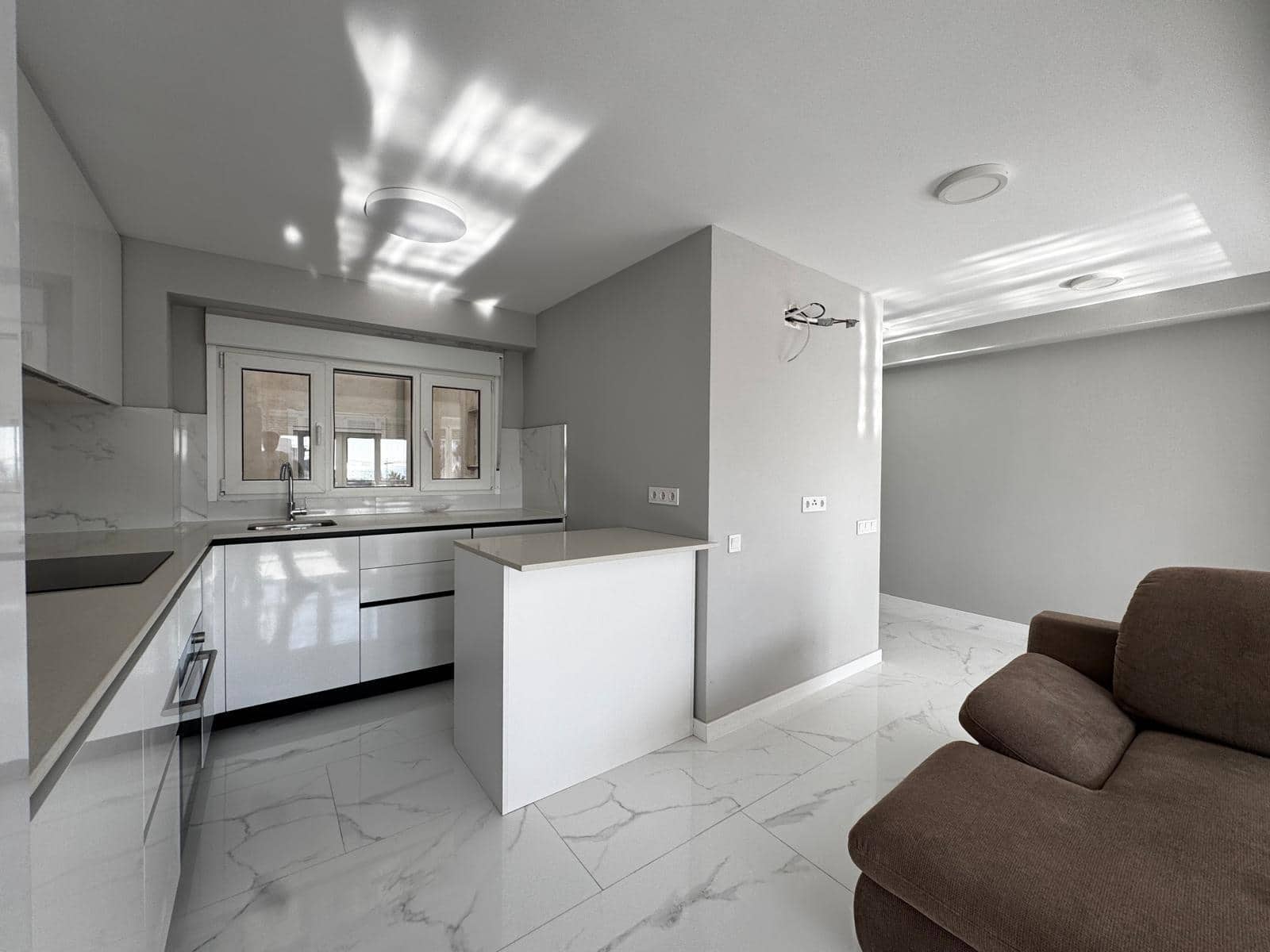 Apartamento de 3 habitaciones en Torrevieja en venta - 250.000 € (Ref: 9462079)