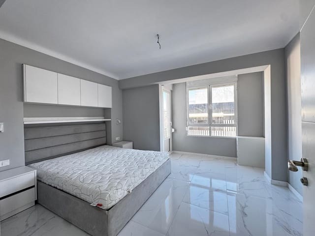 Apartamento de 3 habitaciones en Centro, Torrevieja en venta - 250.000 € (Ref: 9462079)