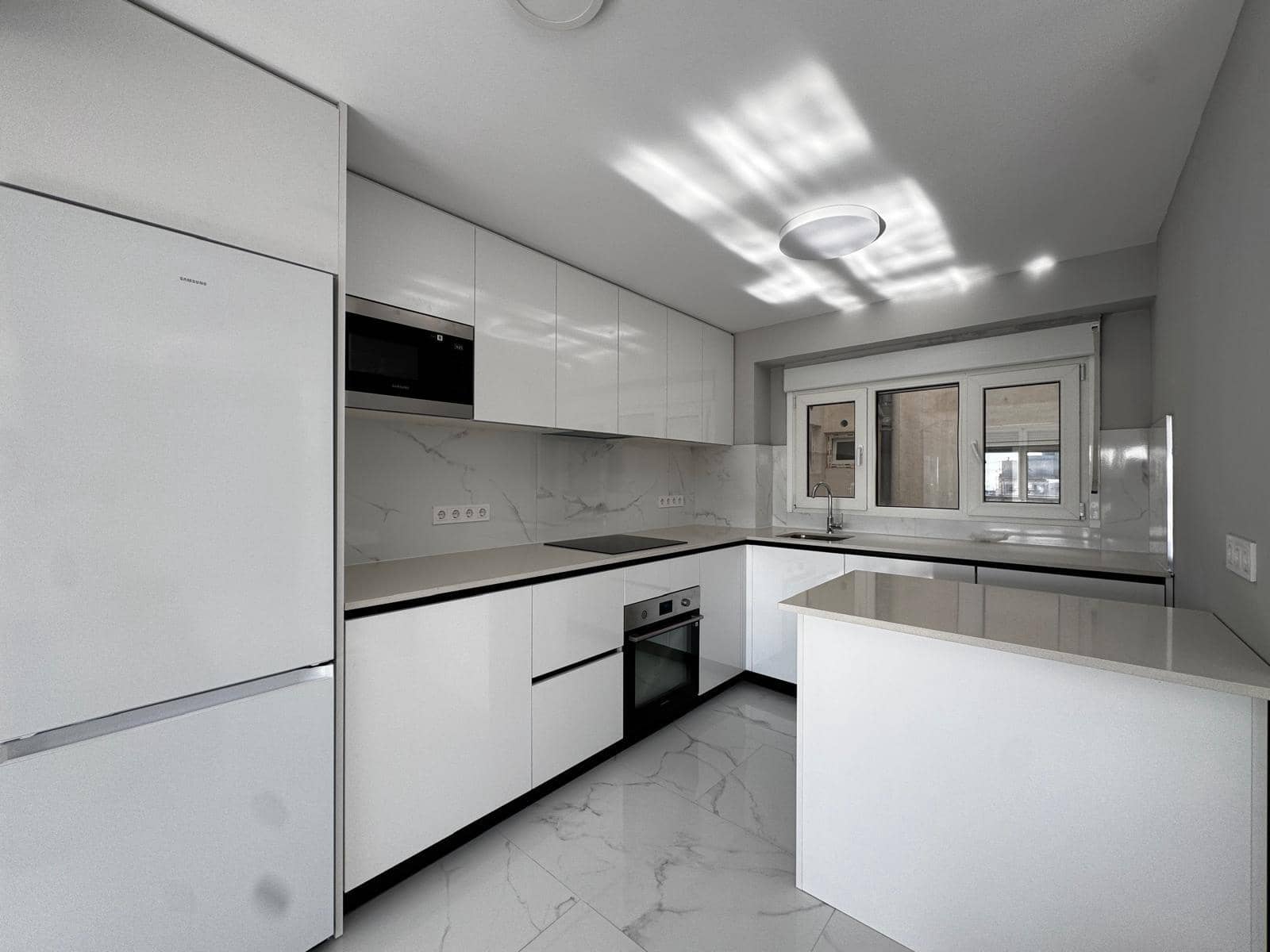 Apartamento de 3 habitaciones en Torrevieja en venta - 250.000 € (Ref: 9462079)