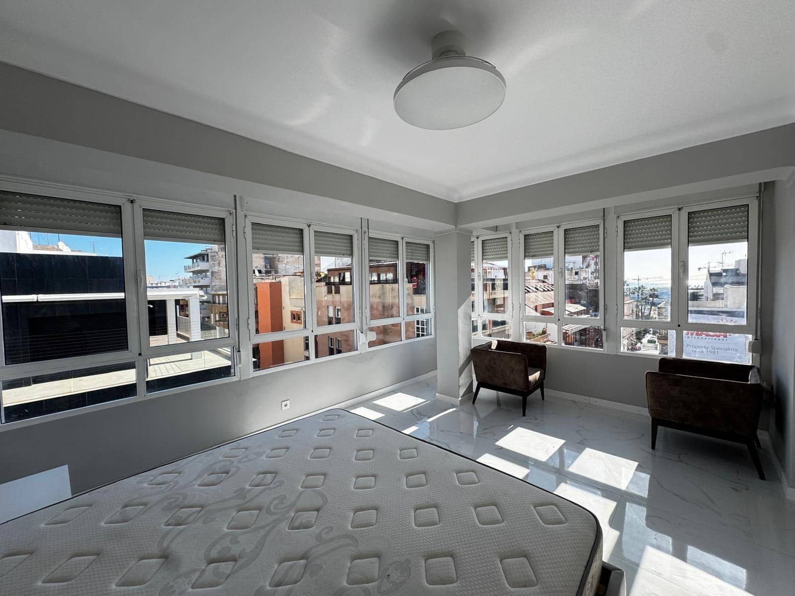 Apartamento de 3 habitaciones en Torrevieja en venta - 250.000 € (Ref: 9462079)